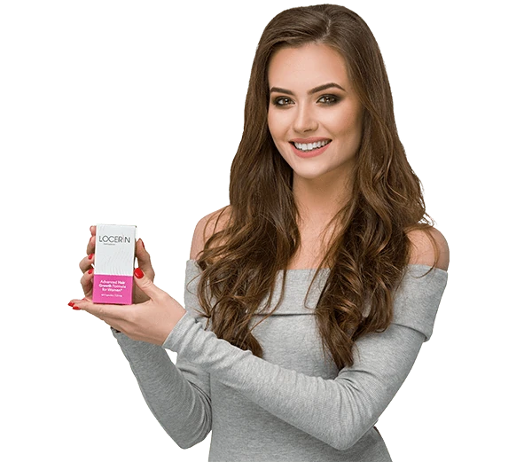 Femme aux cheveux longs, forts et sains